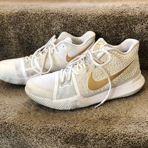 Men’s Kyrie 3 basketball shoes  white/gold 11